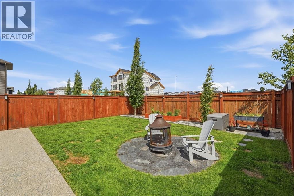 73 Mount Rae Heights — photo 39