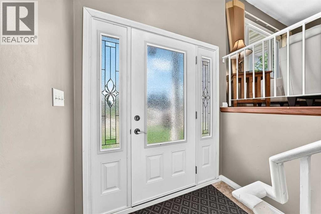 11335 Braeside Drive SW — photo 2