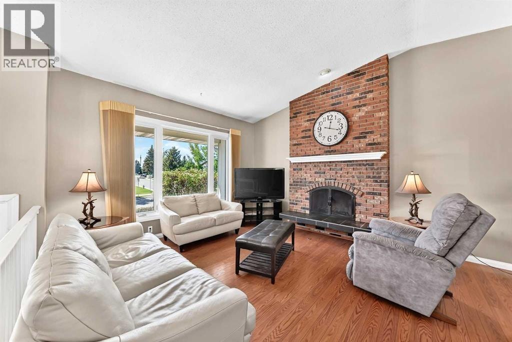 11335 Braeside Drive SW — photo 3