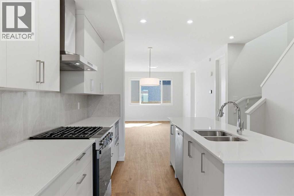 107 Royston Way NW — photo 4