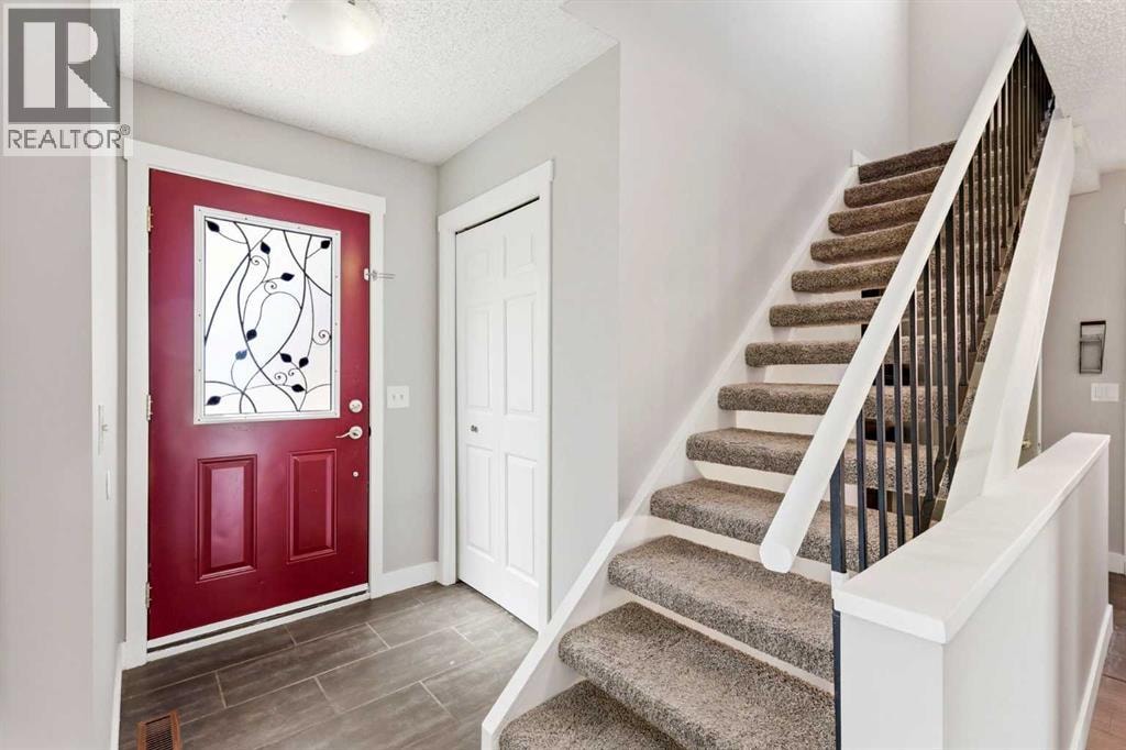 1240 Meadowbrook Drive SE — photo 4