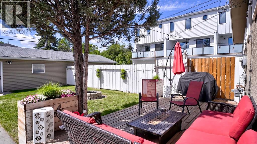 2037 50 Avenue SW — photo 37