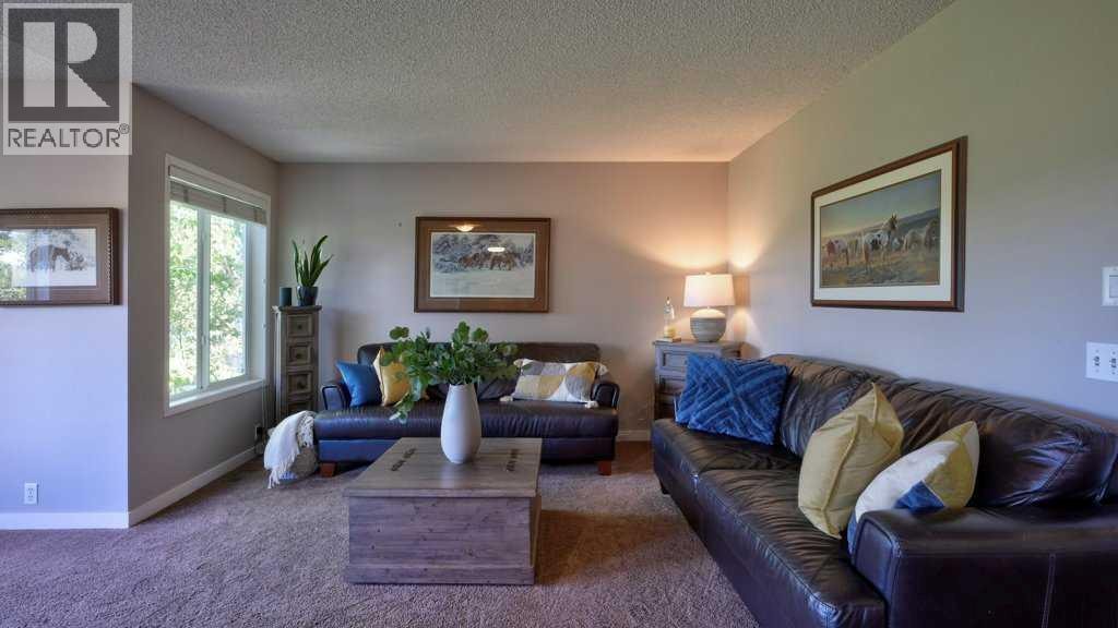 537 Douglas Glen Point SE — photo 20