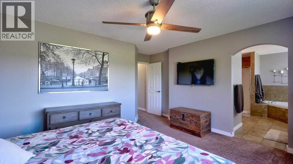 537 Douglas Glen Point SE — photo 31