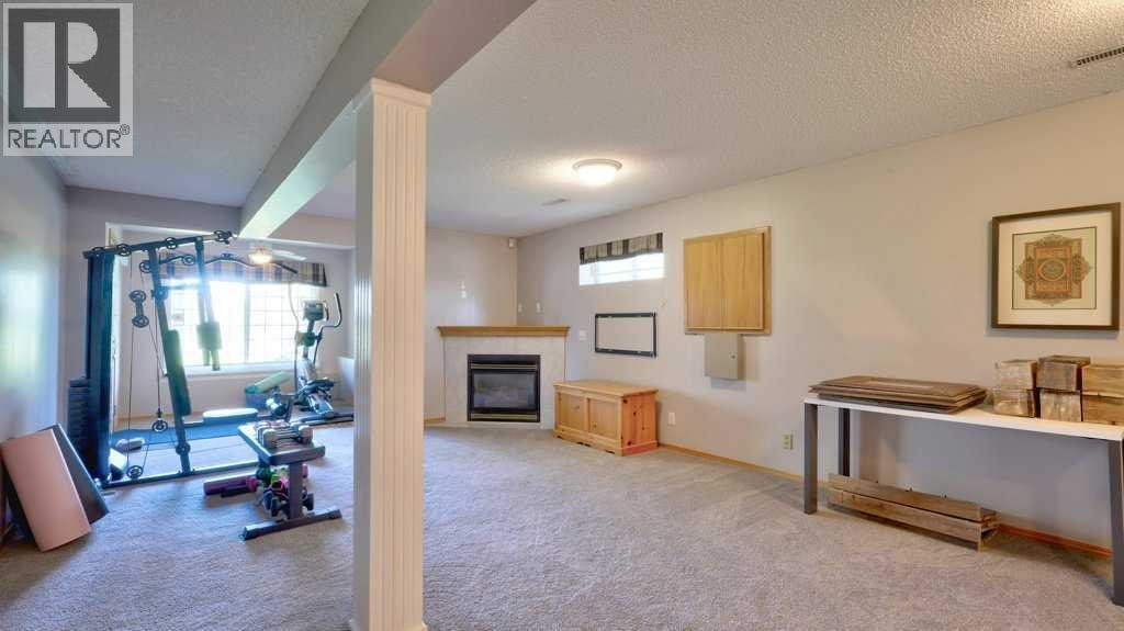 537 Douglas Glen Point SE — photo 38