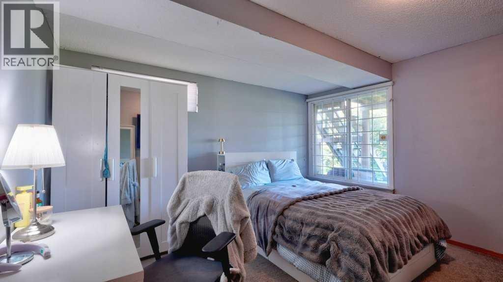 537 Douglas Glen Point SE — photo 41