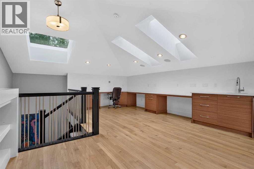 2219 2 Avenue NW — photo 34