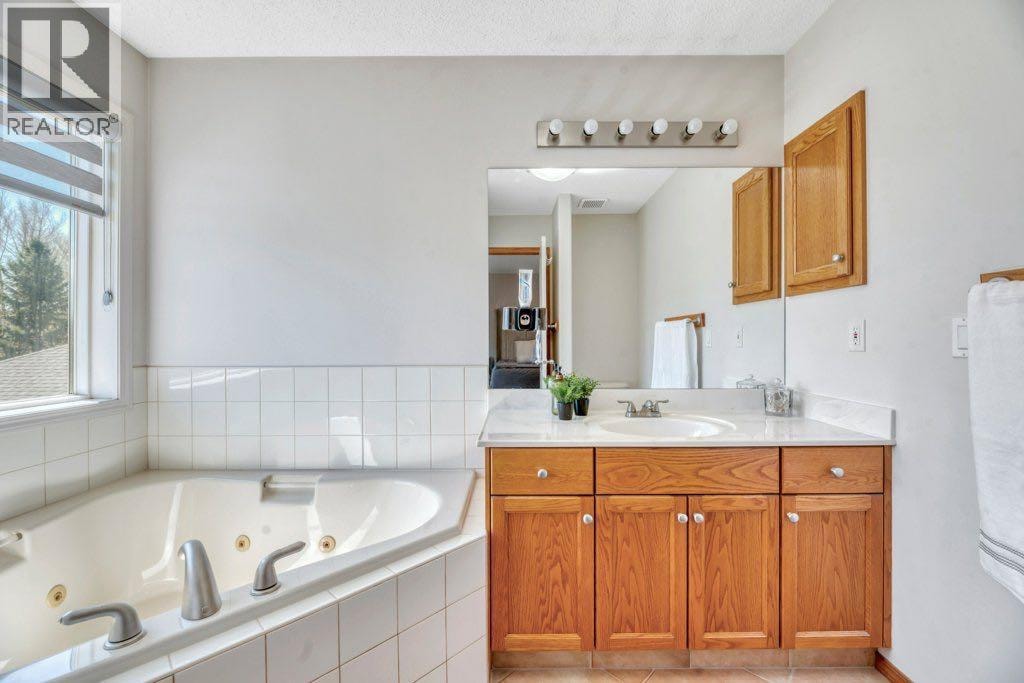 712 East Chestermere Drive — photo 33