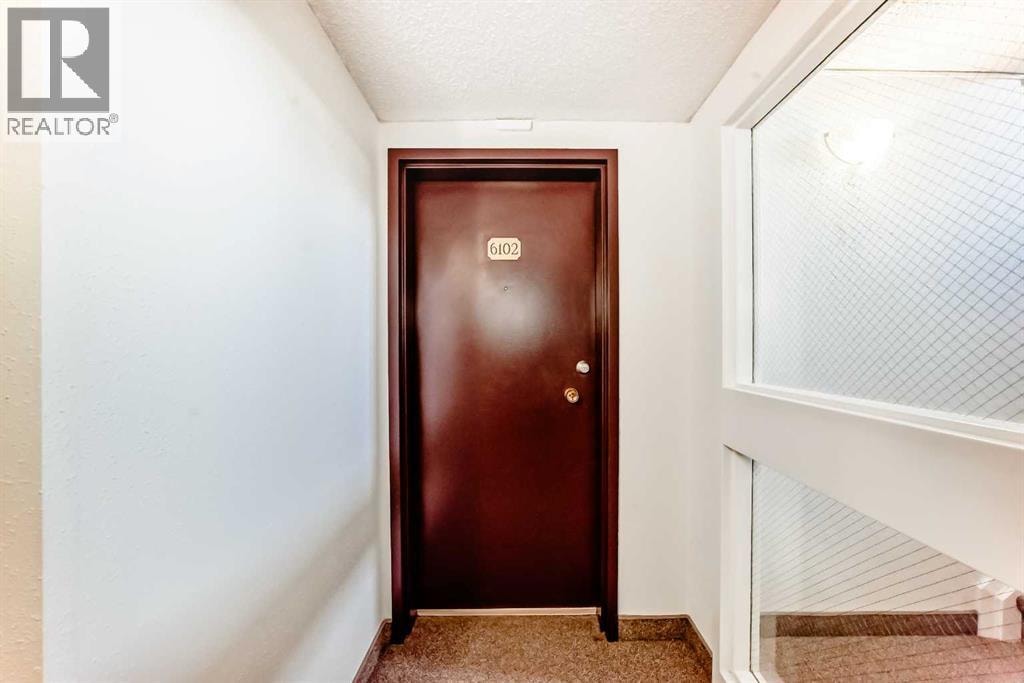 6102, 315 Southampton Drive SW — photo 33