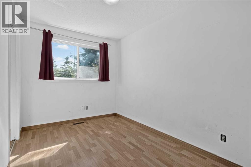 26 Glenpatrick Crescent — photo 27