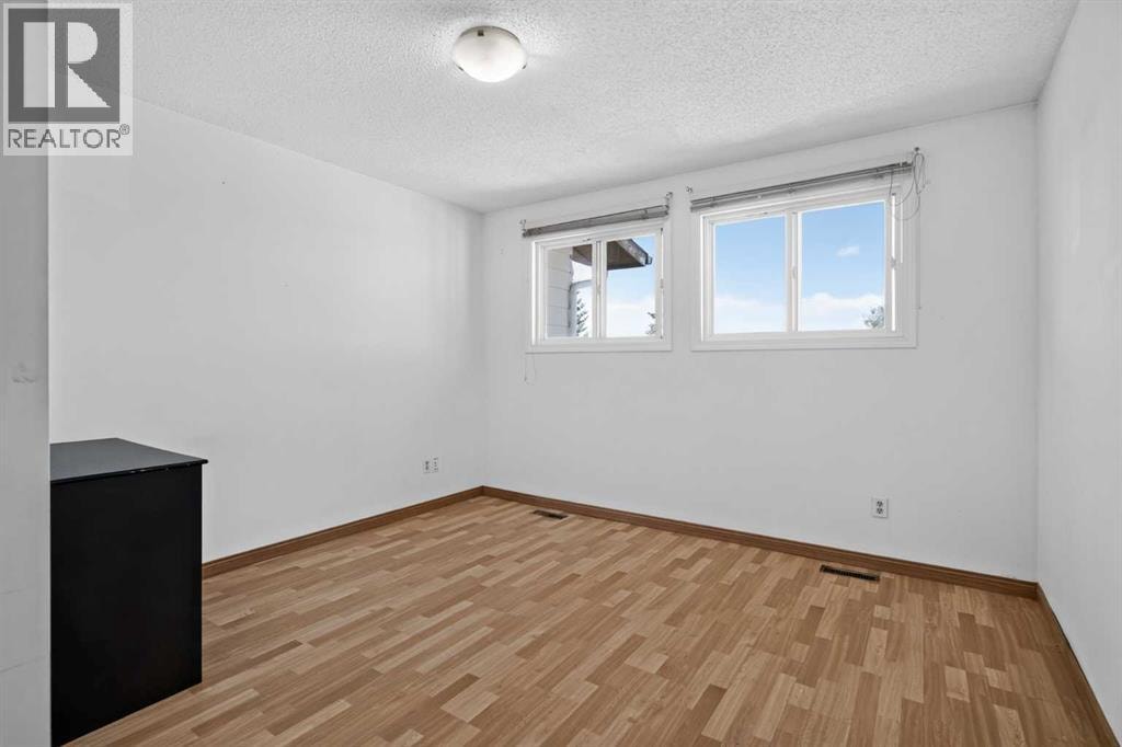 26 Glenpatrick Crescent — photo 23