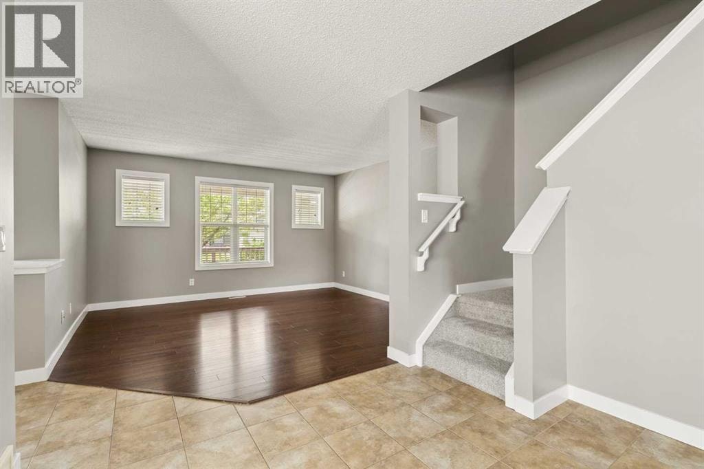 218 Kingsbridge Road SE — photo 3