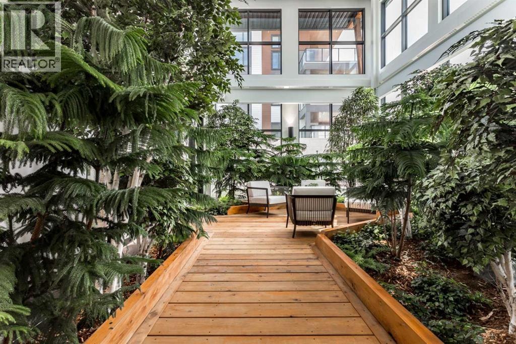 403, 122 Mahogany Centre SE — photo 32
