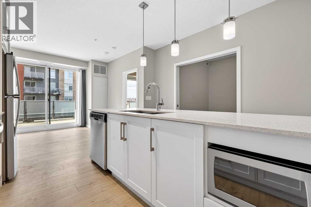 403, 122 Mahogany Centre SE — photo 3