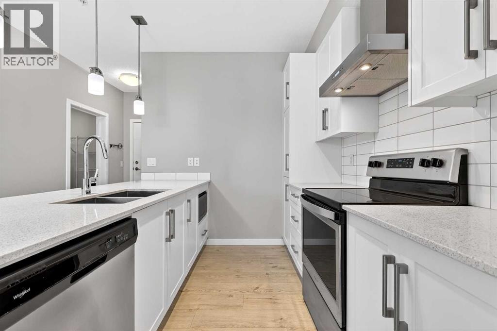403, 122 Mahogany Centre SE — photo 5