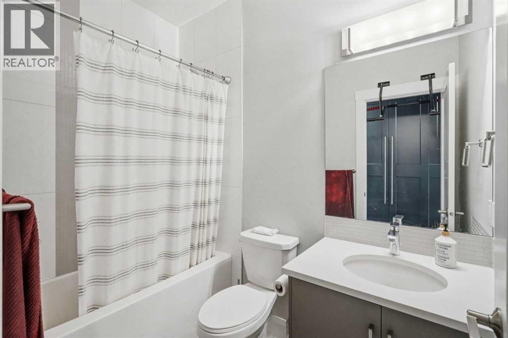 425 23 Avenue NE — photo 31