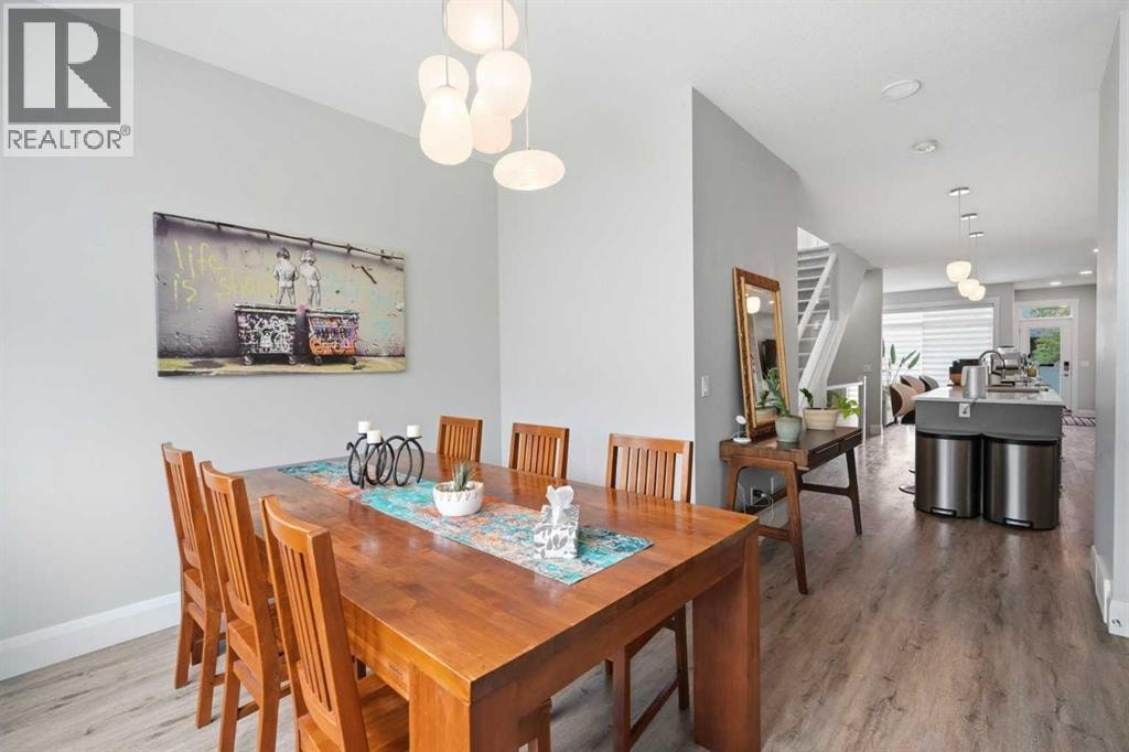 425 23 Avenue NE — photo 14