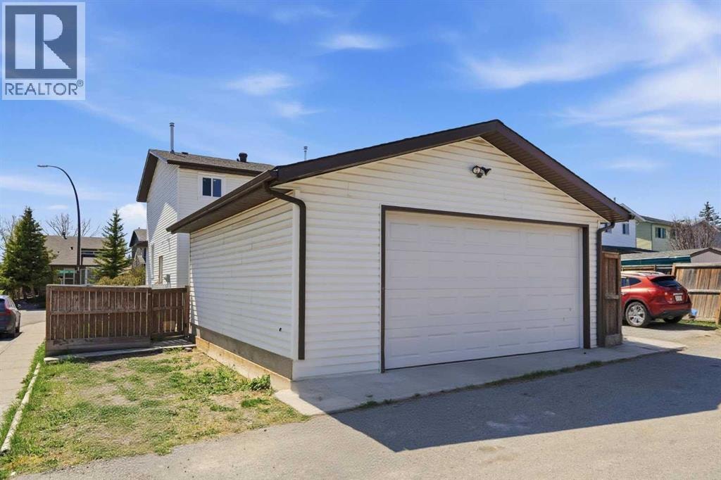 58 Taraglen Road NE — photo 38