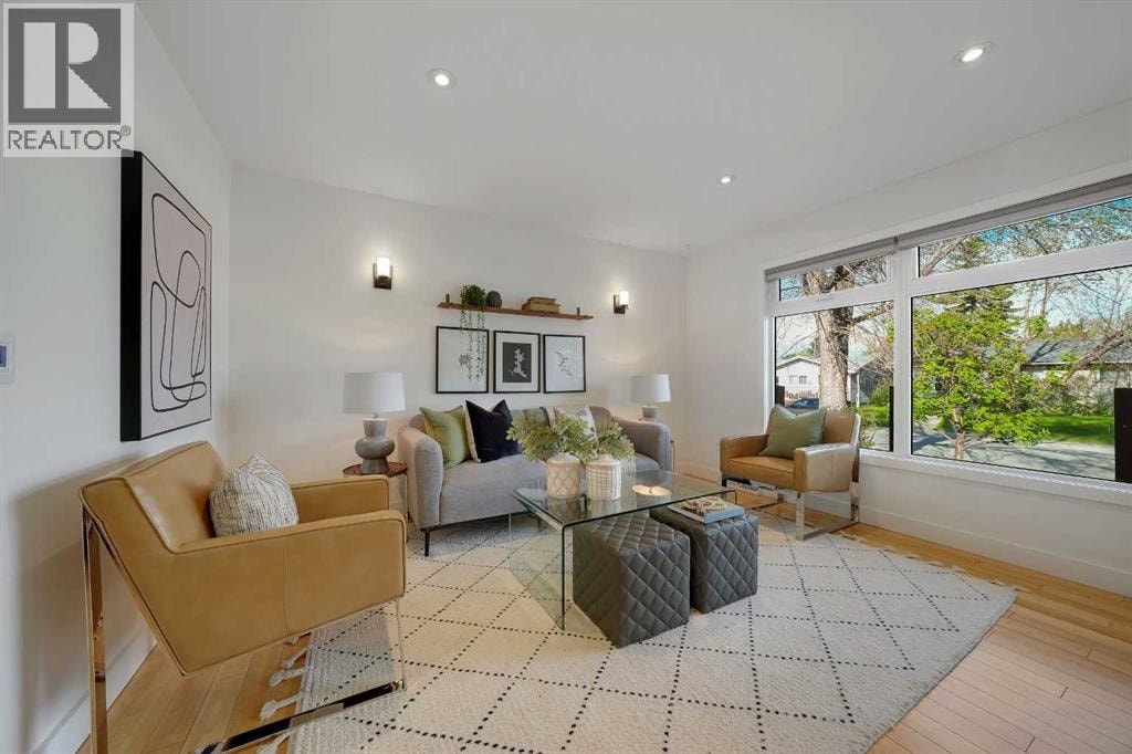113 Langton Drive SW — photo 2
