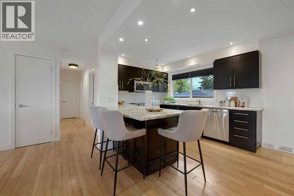 113 Langton Drive SW — photo 9