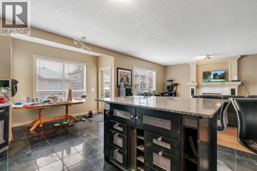 35 Cranleigh Drive SE — photo 2