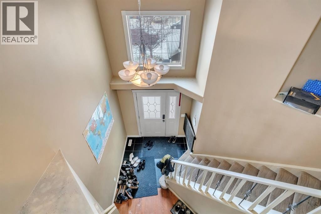 35 Cranleigh Drive SE — photo 16
