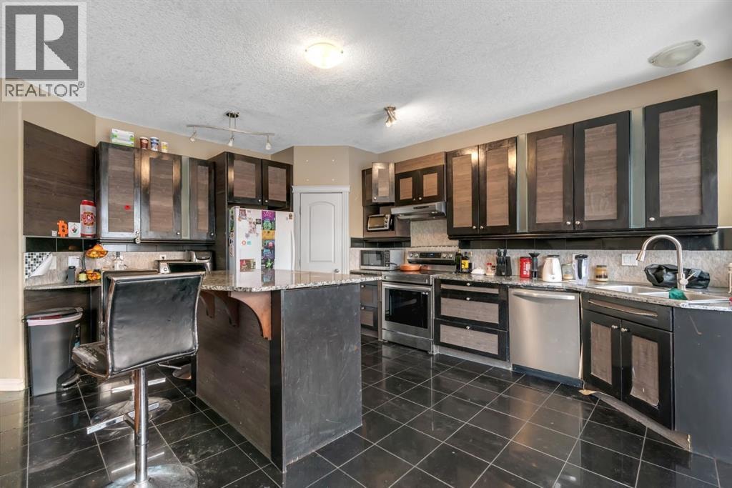 35 Cranleigh Drive SE — photo 7