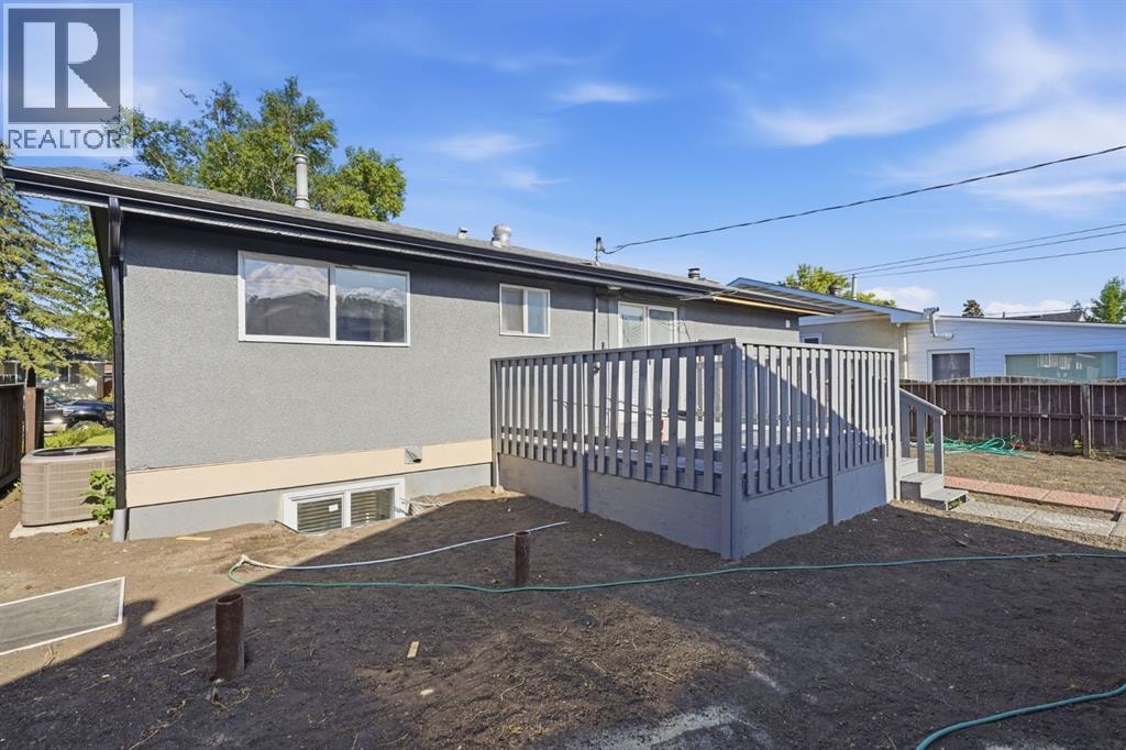 19 Mardale Crescent NE — photo 27
