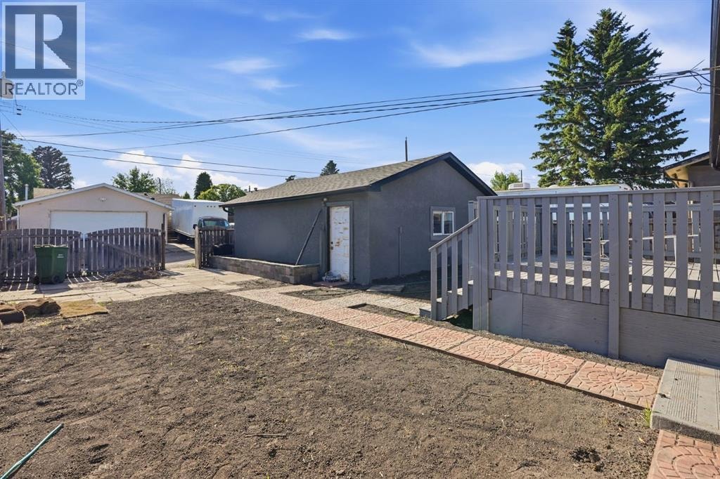 19 Mardale Crescent NE — photo 28