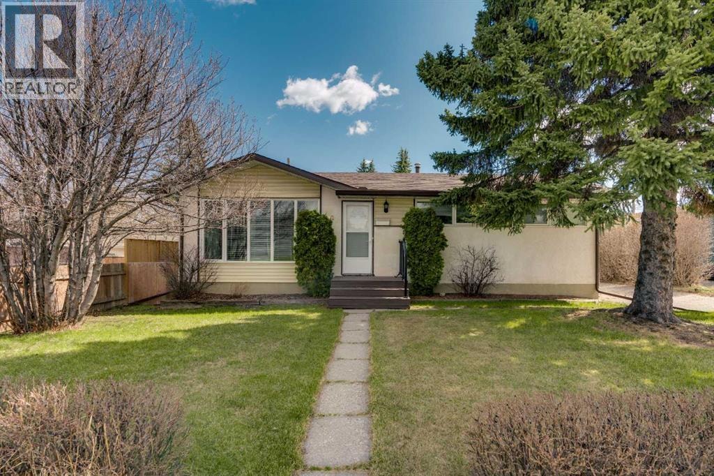 212 Westwood Drive SW — photo 1