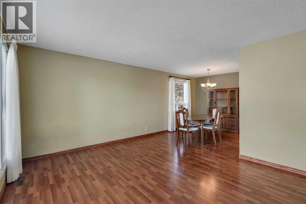 212 Westwood Drive SW — photo 4