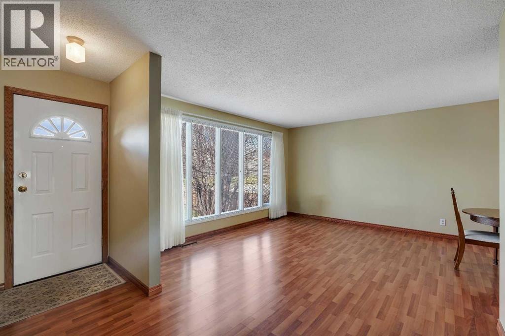 212 Westwood Drive SW — photo 3