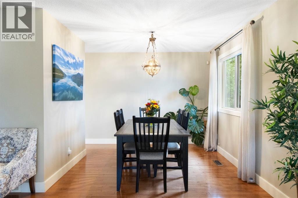10504 Spadina Drive SW — photo 11
