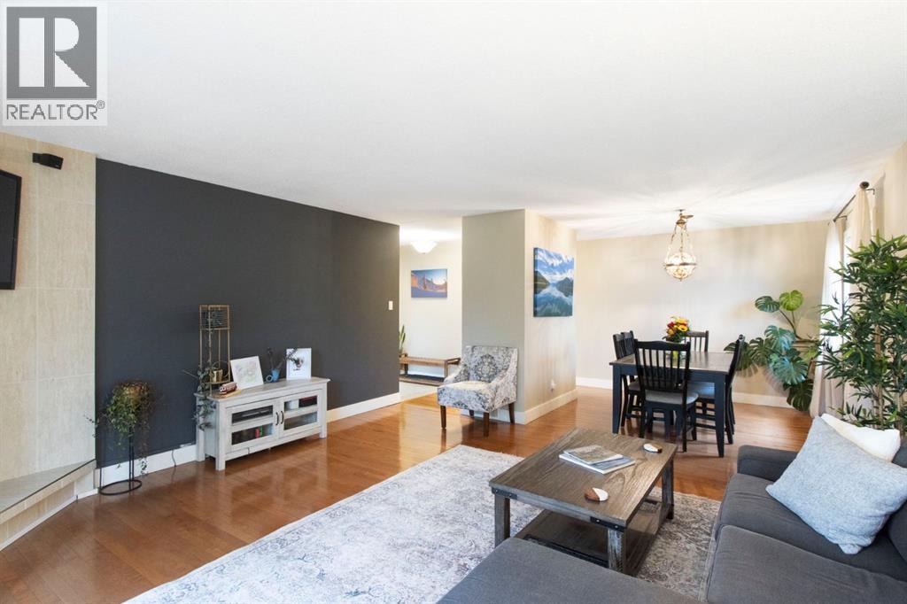 10504 Spadina Drive SW — photo 10