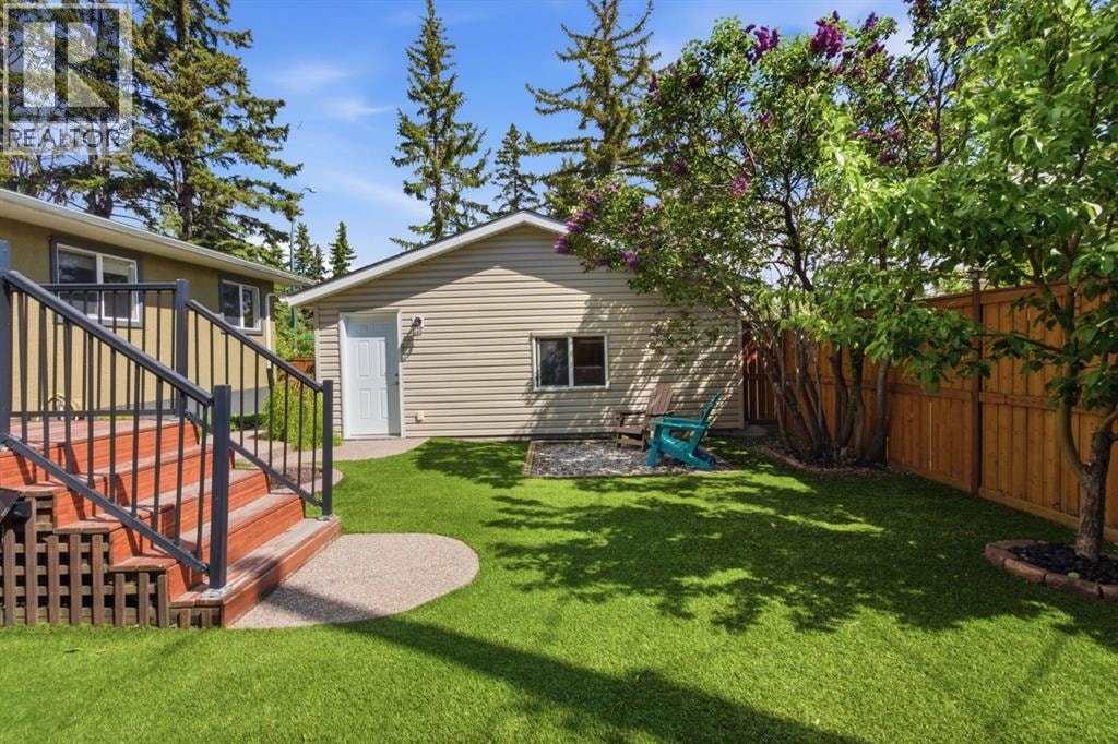 10504 Spadina Drive SW — photo 37