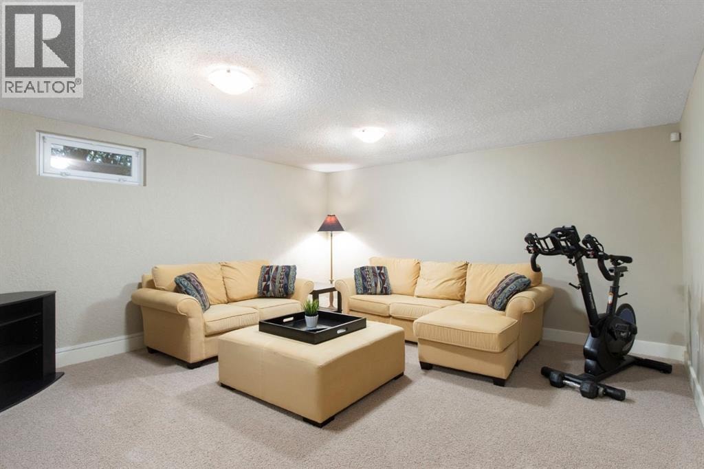 10504 Spadina Drive SW — photo 33