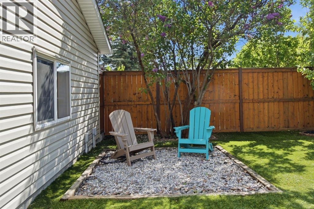 10504 Spadina Drive SW — photo 40