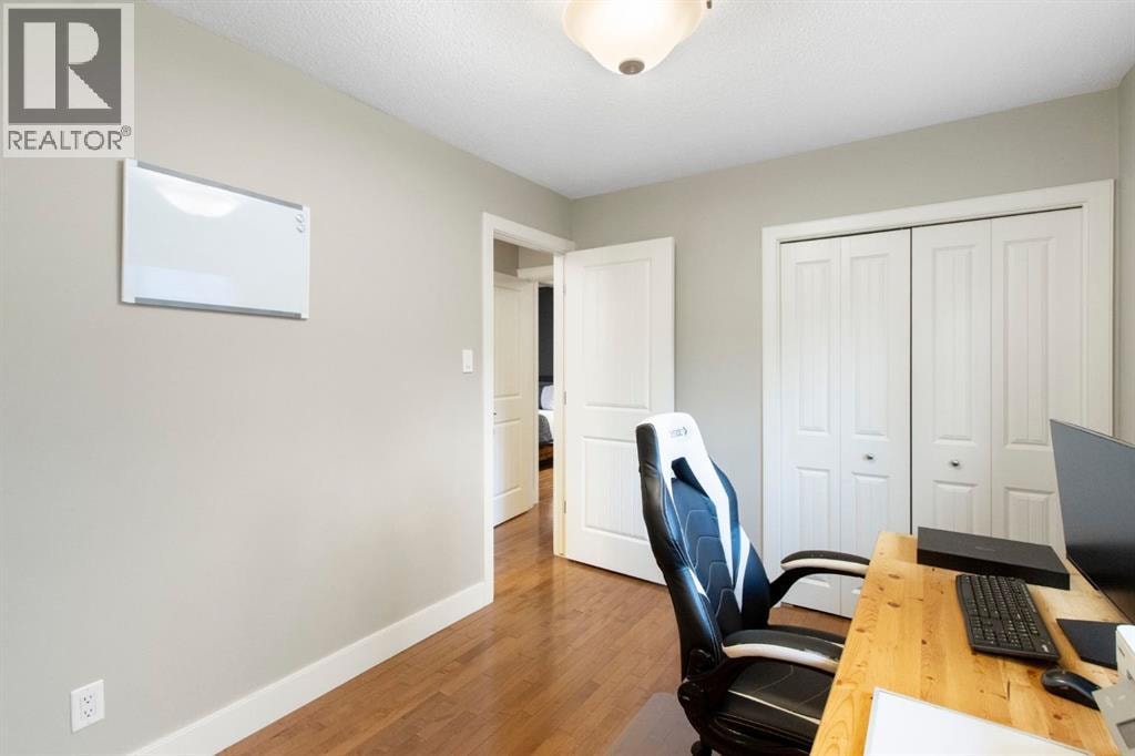 10504 Spadina Drive SW — photo 26
