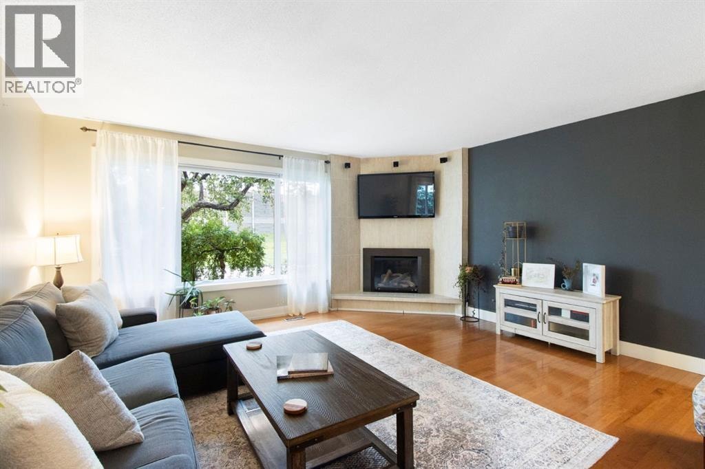 10504 Spadina Drive SW — photo 7