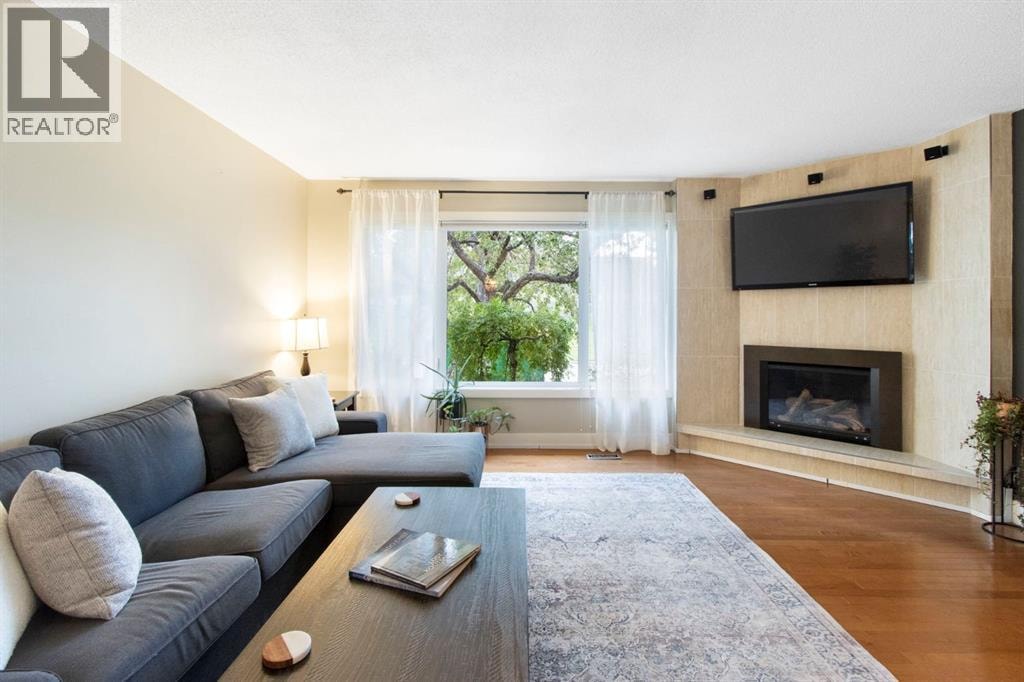 10504 Spadina Drive SW — photo 8