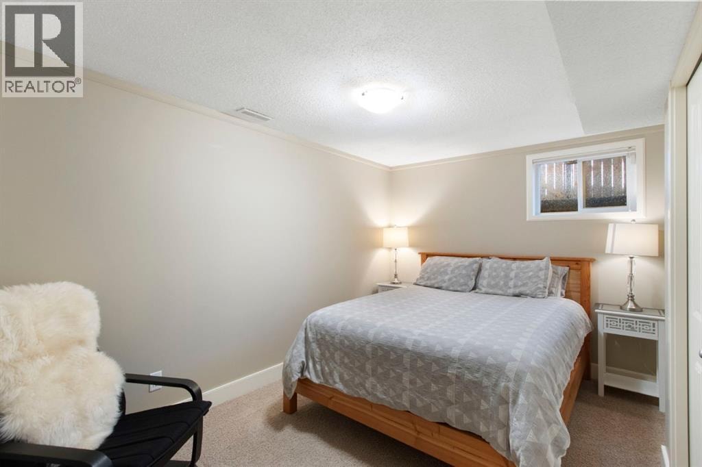 10504 Spadina Drive SW — photo 30