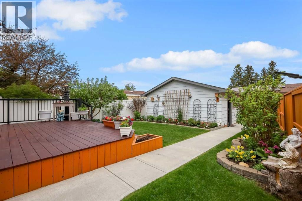 1296 Berkley Drive NW — photo 16