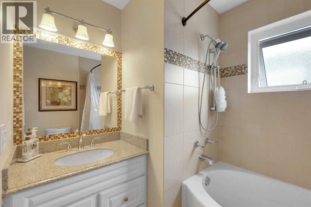 1296 Berkley Drive NW — photo 8