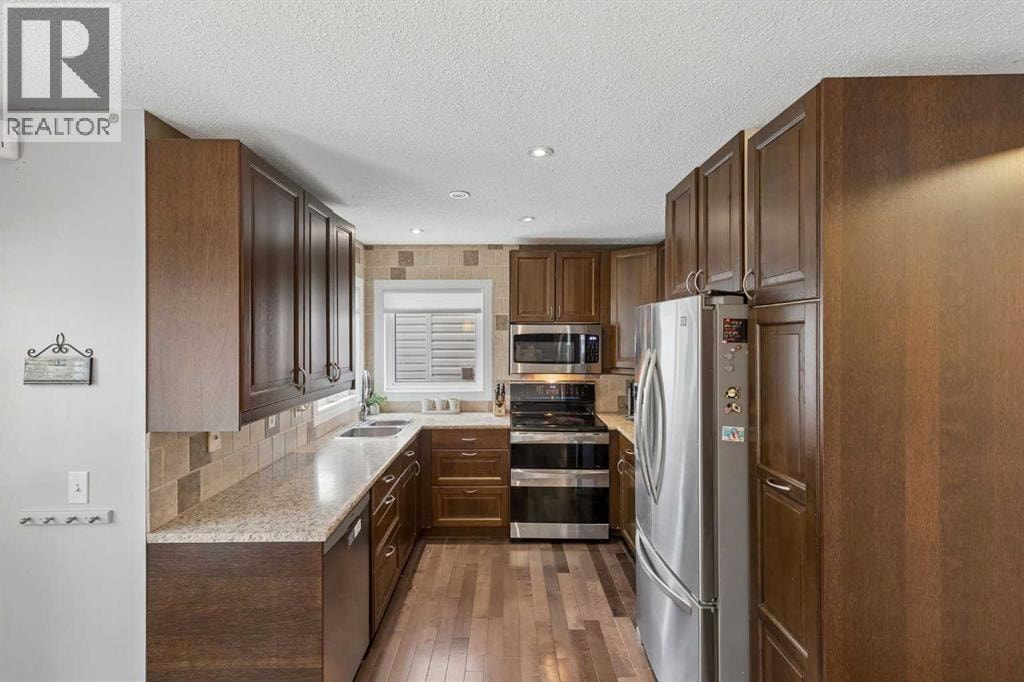244 Scurfield Place NW — photo 15