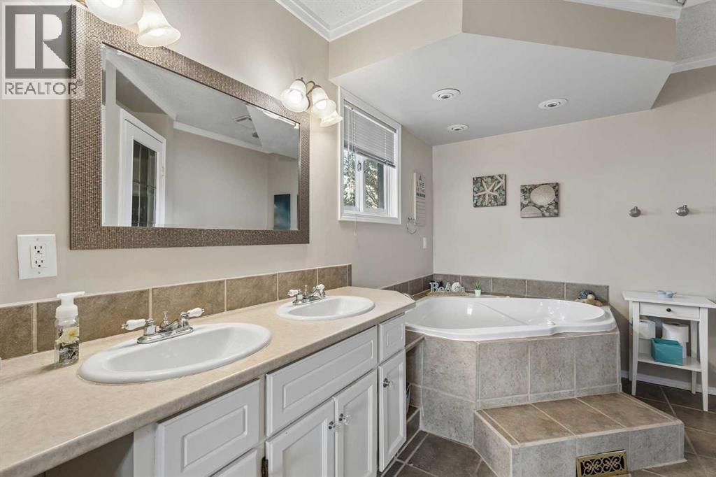 244 Scurfield Place NW — photo 20