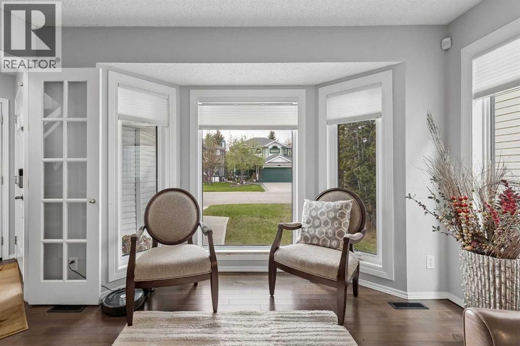 244 Scurfield Place NW — photo 7