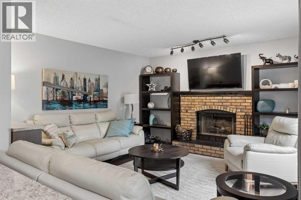 244 Scurfield Place NW — photo 9
