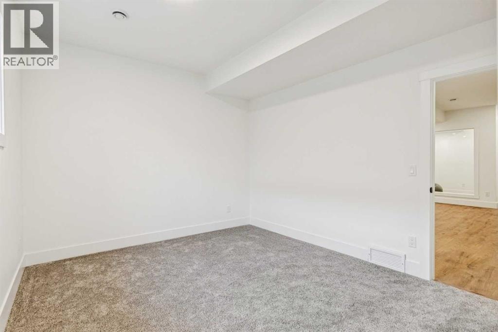 2428 27 Street SW — photo 30