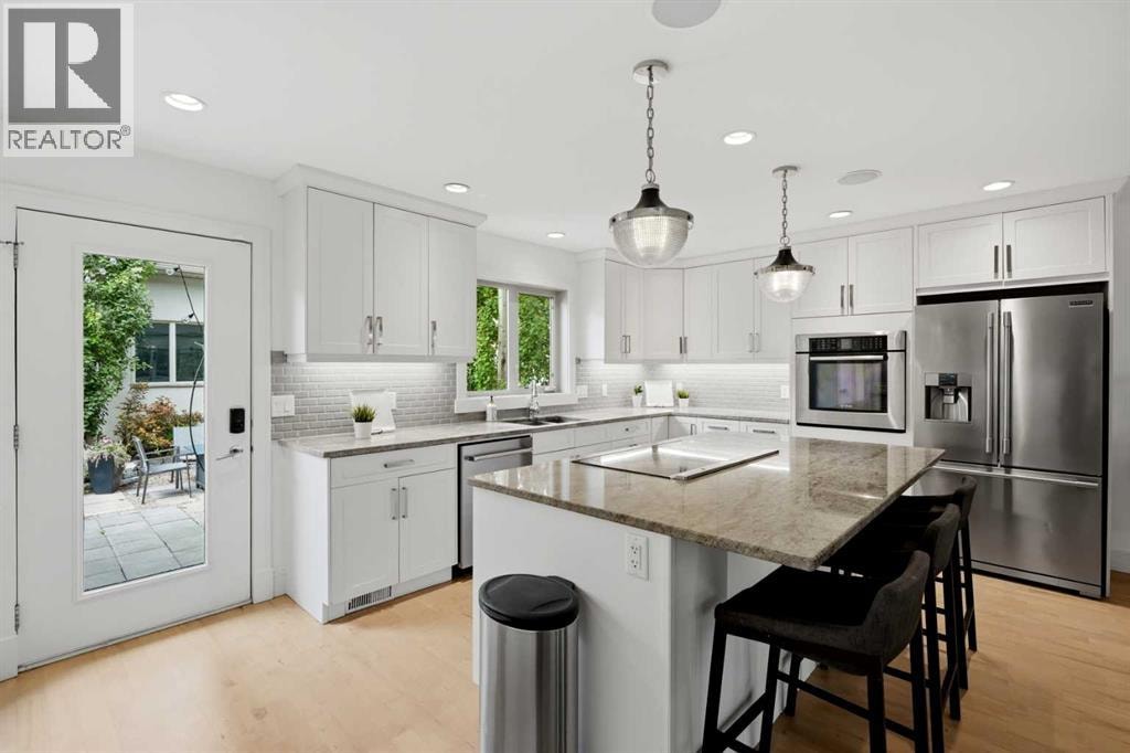 2040 31 Avenue SW — photo 17