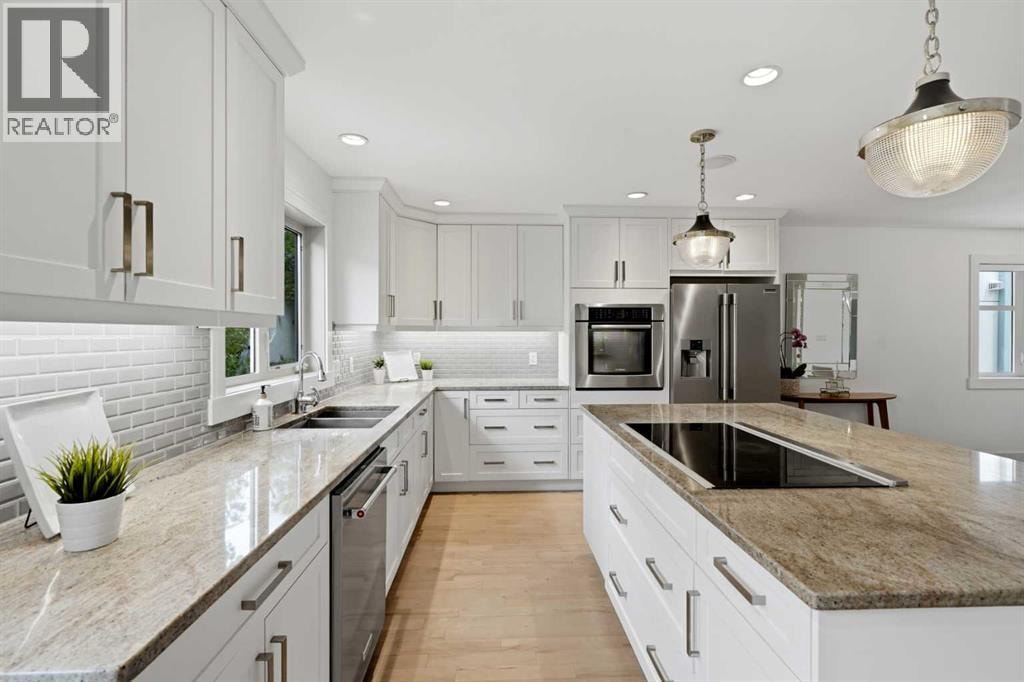 2040 31 Avenue SW — photo 18
